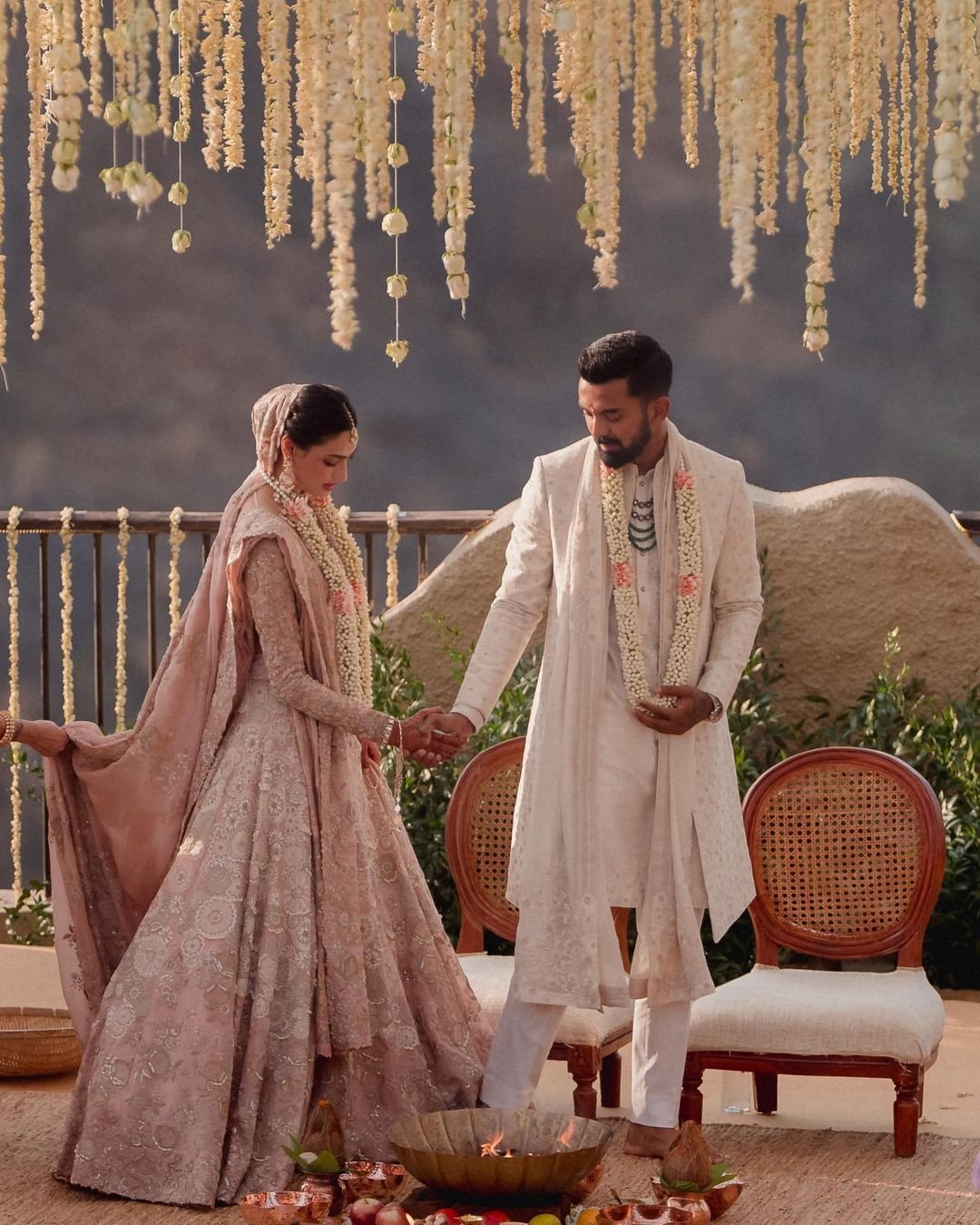 अथिया ने दिखाई शादी की रस्मों की झलक, माना शेट्टी के अंदाज पर फिदा फैंस