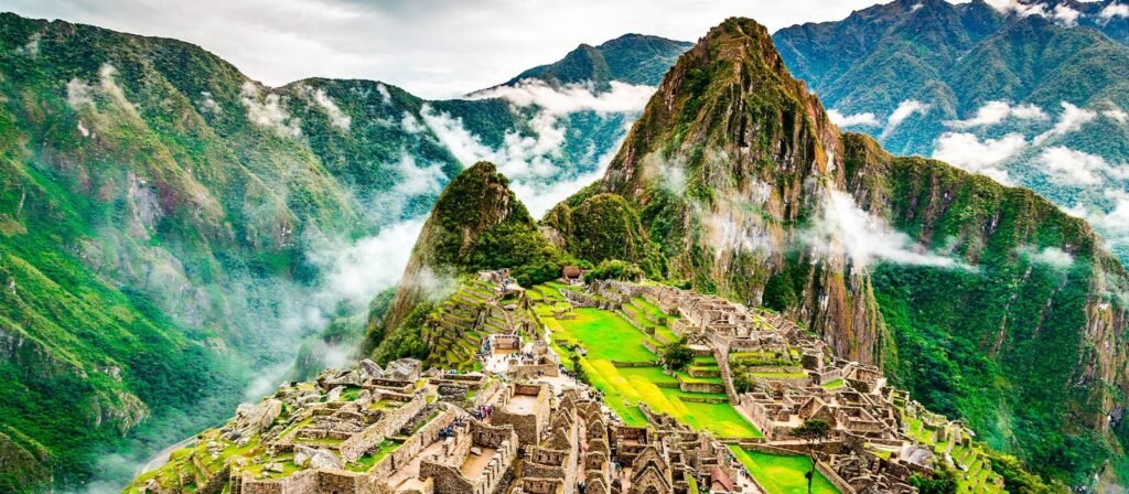 दुनिया की 5 सबसे खूबसूरत जगह, जीवन में एक बार तो यहां आना ही चाहिए. 5 machu picchu