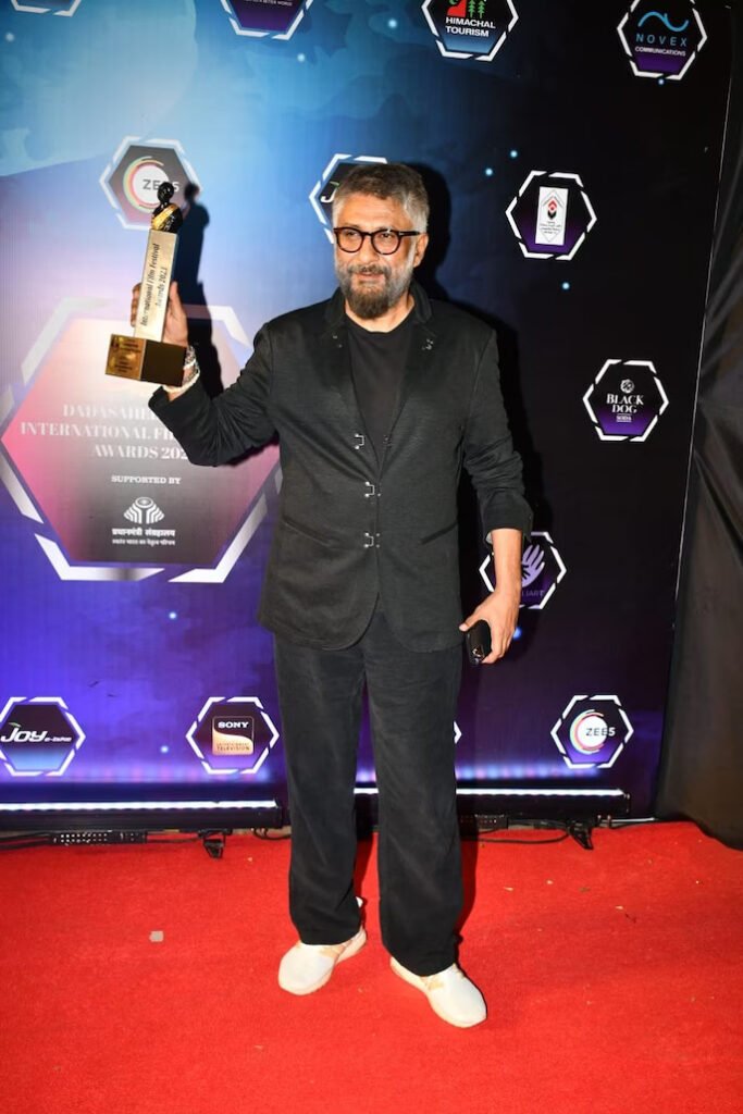 <strong>Dadasaheb Phalke Film Festival Awards 2023</strong> में आलिया भट्ट, ऋषभ शेट्टी, तेजस्वी प्रकाश और अन्य सम्मानित 6 whatsapp image 2023 02 20 at 8.26.21 pm
