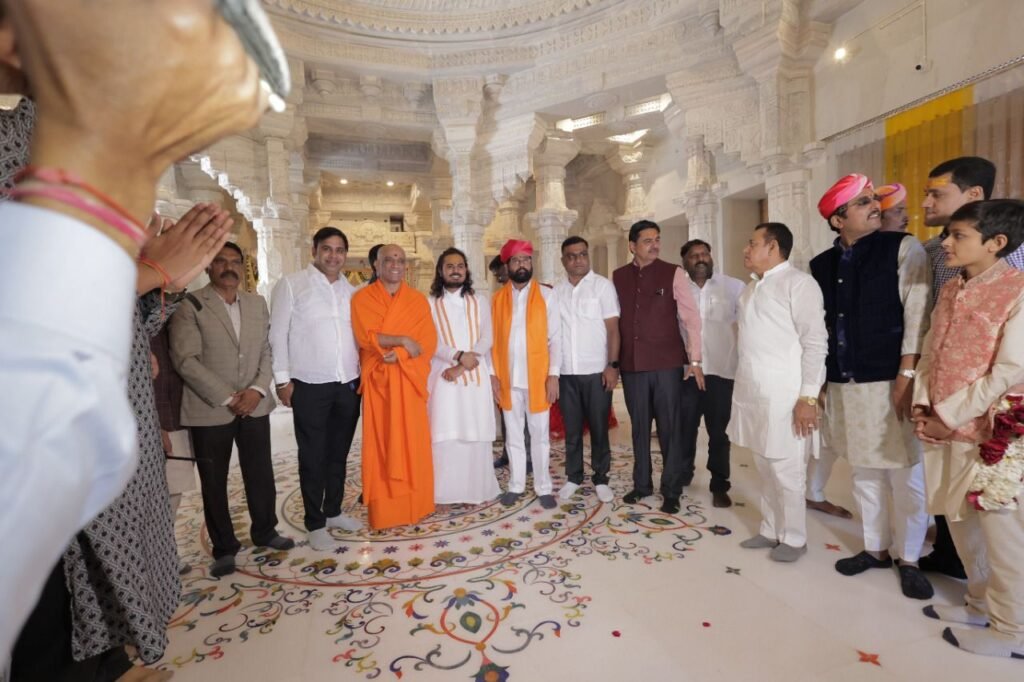 गोवा के आध्यात्मिक पर्यटन को विकसित करने के प्रयास में माने जाने समाजसेवी Jagnnath Singh Rao ने स्वामी ब्रह्मेशानन्द जी और गोवा मुख्यमंत्री जी से भेंट की 5 गोवा में आध्यात्मिक पर्यटन को बढावा देने के अभियान के तहत स्वामी ब्रह्मेशानंद जी और मुख्य्मंत्री सावंत से मिले मशहूर सामाजिक कार्यकर्ता Jagnnath Singh Rao
