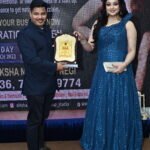 जितेंद्र गोस्वामी को कॉन्स्टिट्यूशन क्लब ऑफ इंडिया में बॉलीवुड एक्ट्रेस तनुश्री दत्ता द्वारा सम्मानित किया गया