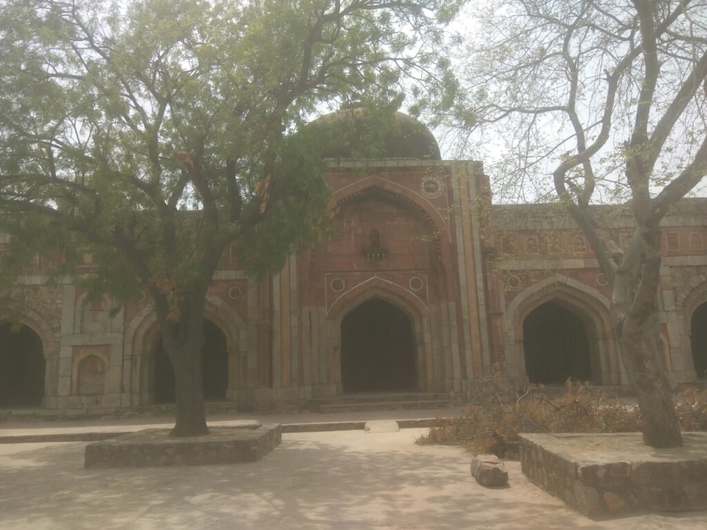 जमाली कमाली मकबरा
