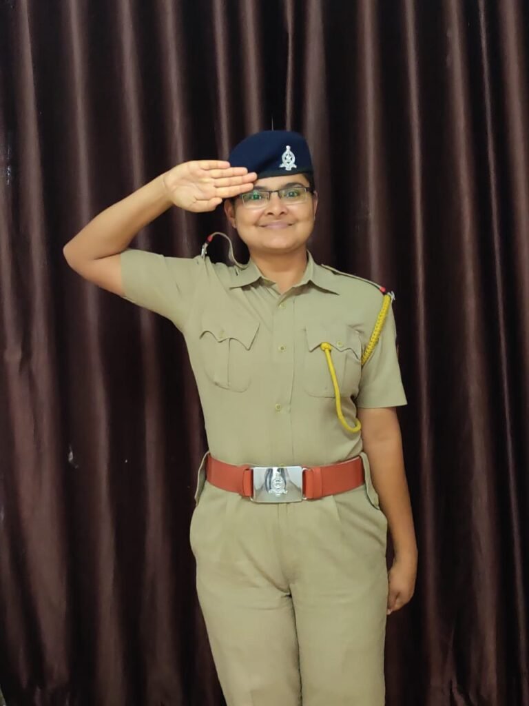 मुंबई में महिला पुलिस सब-इंस्पेक्टर शीतल अदके रहस्यमयी परिस्थितियों में मृत पाई गईं 2 Lady police sub inspector Sheetal Adke found dead under mysterious circumstances in Mumbai