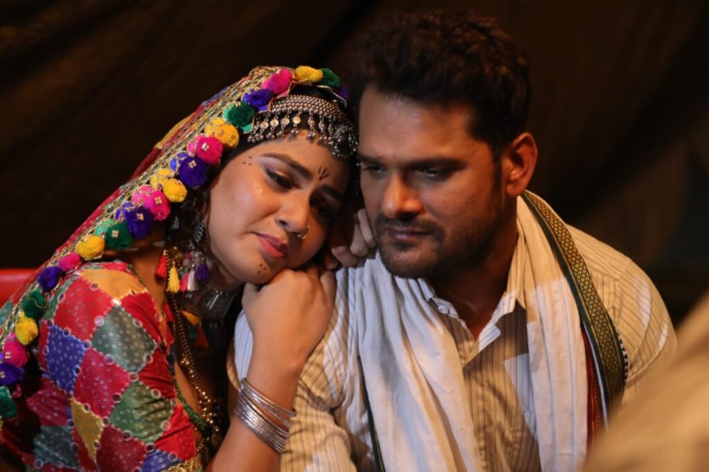 Bhojpuri Film 'अवैध': Khesari Lal Yadav, यामिनी सिंह और अपर्णा मलिक ने इंडस्ट्री में मचाई धूम 3 फिल्म अवैध में खेसारीलाल यादव, यामिनी सिंह और अपर्णा मलिक