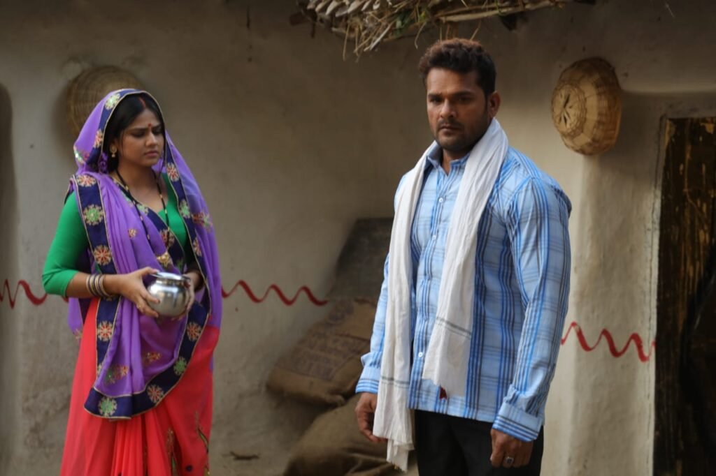 Bhojpuri Film 'अवैध': Khesari Lal Yadav, यामिनी सिंह और अपर्णा मलिक ने इंडस्ट्री में मचाई धूम 6 खेसारीलाल यादव (Khesari Lal Yadav)