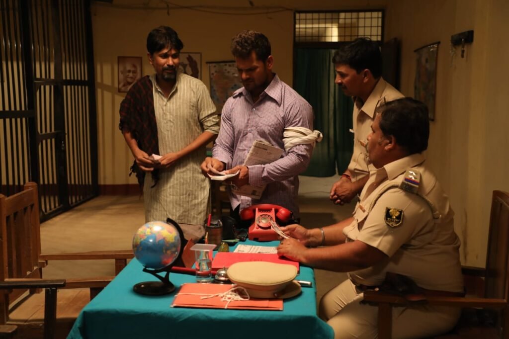 Bhojpuri Film 'अवैध': Khesari Lal Yadav, यामिनी सिंह और अपर्णा मलिक ने इंडस्ट्री में मचाई धूम 4 फिल्म अवैध में खेसारीलाल यादव यामिनी सिंह और अपर्णा मलिक5
