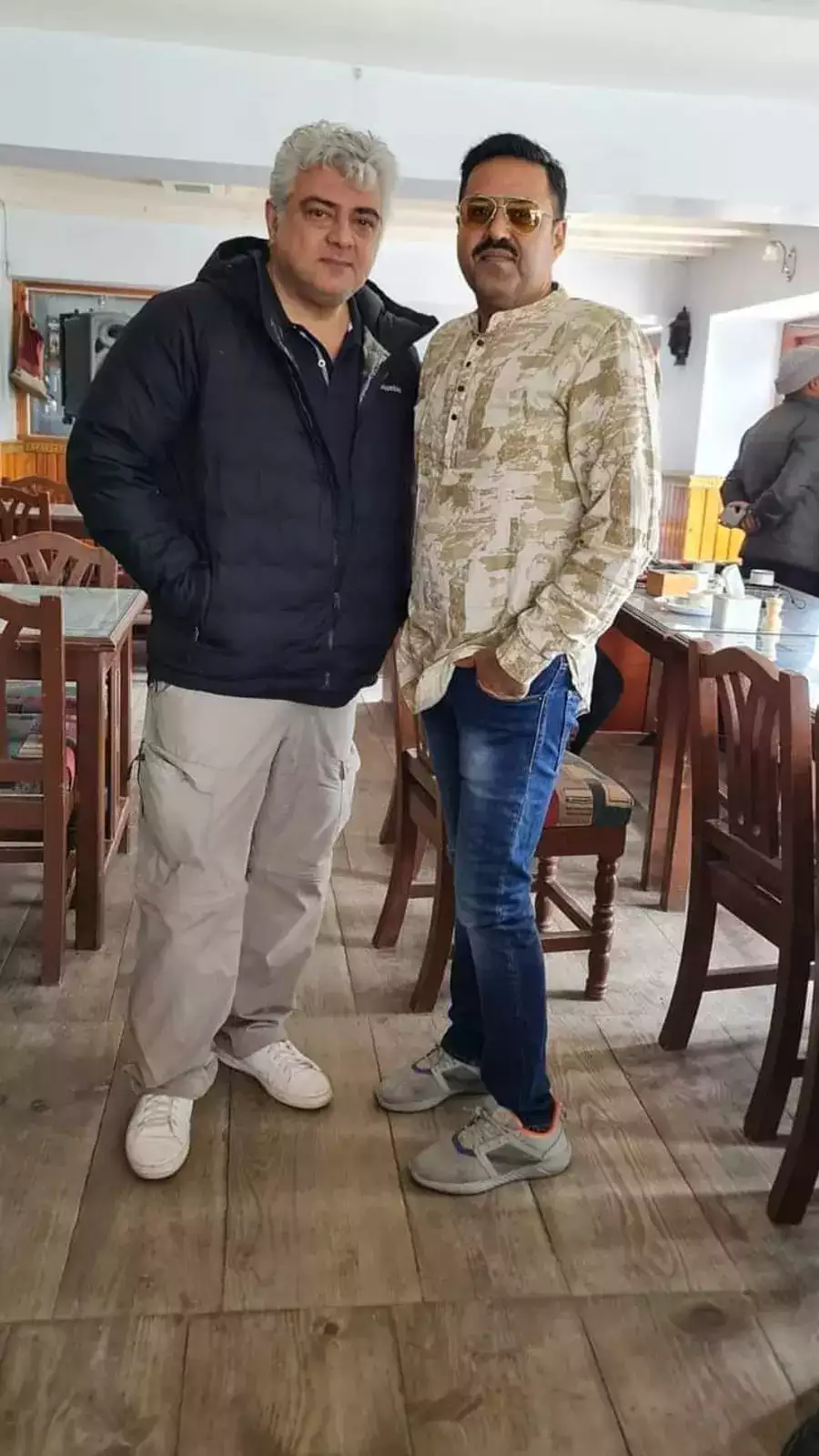 अजीत कुमार के वर्ल्ड टूर से प्रेरक स्नैपशॉट