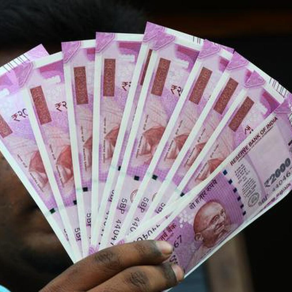 2000 Rupees: फिर नोटबंदी! RBI का बड़ा फैसला, ₹2,000 के नोट वापस लेगा रिजर्व बैंक 5 2000 Rupees