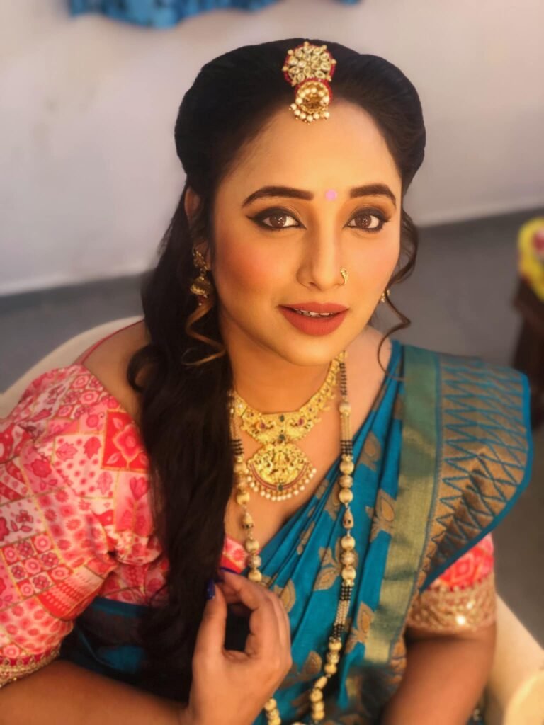 Rani Chatterjee नहीं Sabiha Shaikh है असली नाम? मुस्लिम होकर क्यों रखा हिंदू नाम 15 Rani Chatterjee (रानी चटर्जी)