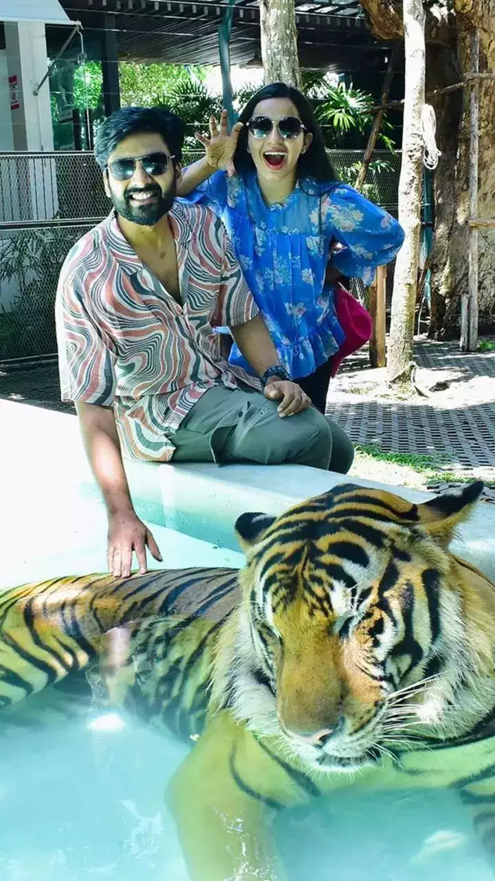 तस्वीरों में: थाईलैंड में थेजस और मालविका ने एन्जॉय किया हनीमून