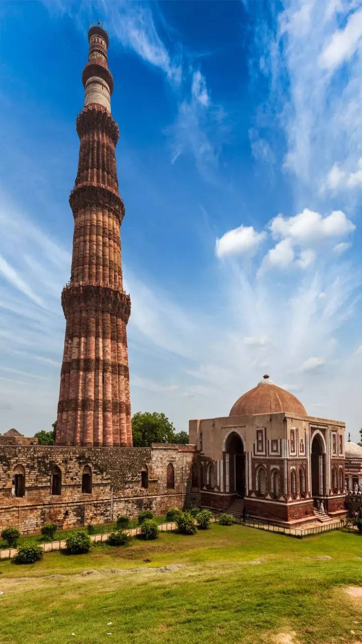 जब आप दिल्ली में हों, तो इसकी सबसे पसंदीदा संरचनाओं को देखें
