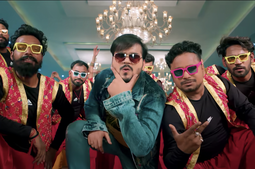 Shilpi Raj Song: फिर एक साथ कल्लू और माही की जोड़ी, रिलीज हुआ तिकड़ी का नया गाना 'आज एकरा पे काल ओकरा पे' 4 Screenshot 2023 05 11 at 11.47.44 AM