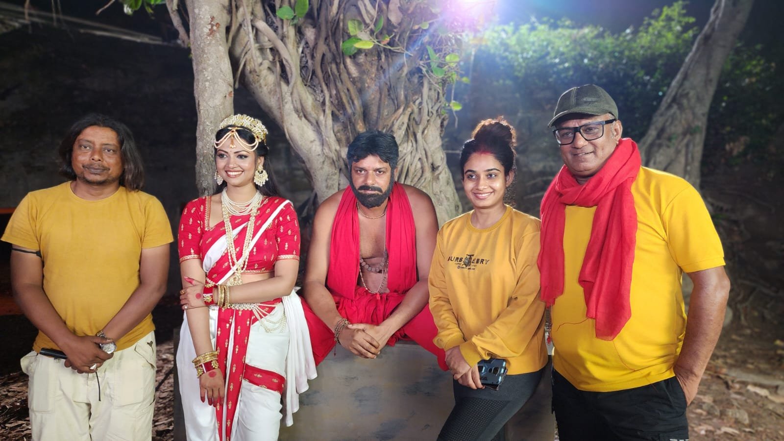गौरव झा और ऋतु सिंह स्टारर भोजपुरी फिल्म "बड़की माई, छोटकी माई" की शूटिंग समाप्त