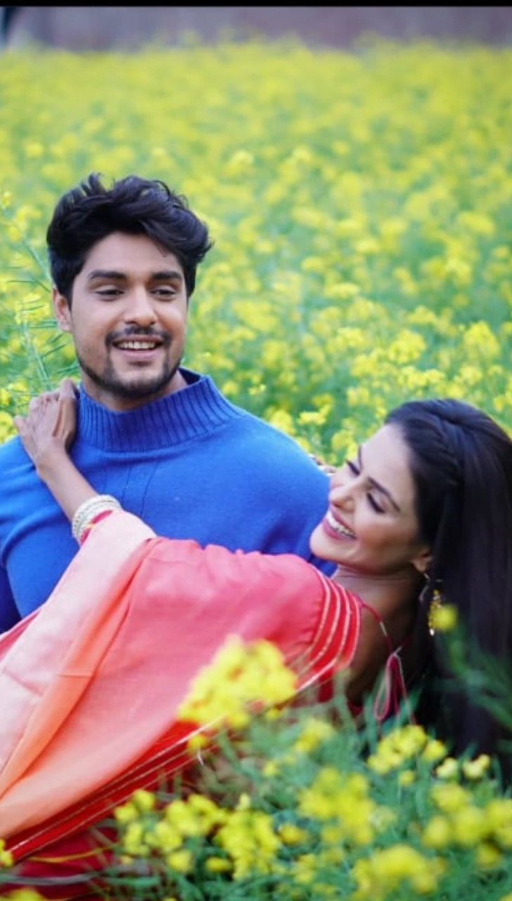 A Look At Priyanka Chahar Choudhary And Ankit Gupta'S Glam Pics