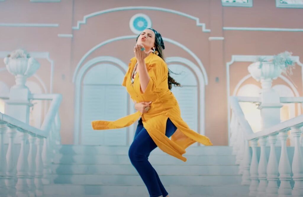 90's Super Hit Song: Akshara Singh ने सुपरहिट गाना "एक चुम्मा" को भोजपुरी में किया रीक्रिएट 3 90's Super Hit Song: Akshara Singh recreates the superhit song "Ek Chumma" in Bhojpuri