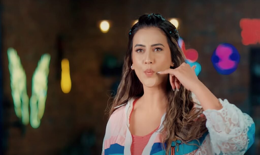 90's Super Hit Song: Akshara Singh ने सुपरहिट गाना "एक चुम्मा" को भोजपुरी में किया रीक्रिएट 2 Akshara Singh's new song launched
