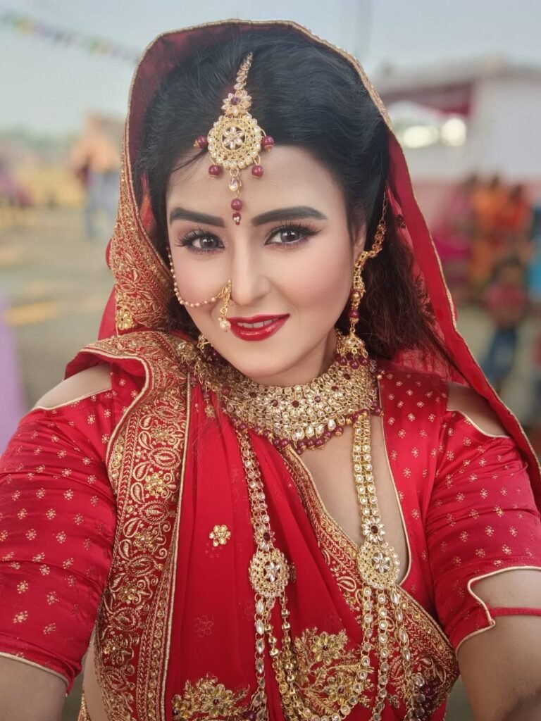 भोजपुरी पर्दे पर अब दिखेगा आकांक्षा अवस्थी का जलवा, अपनी अपकमिंग फिल्मों से धमाल मचाने को हैं तैयार 2 आकांक्षा अवस्थी