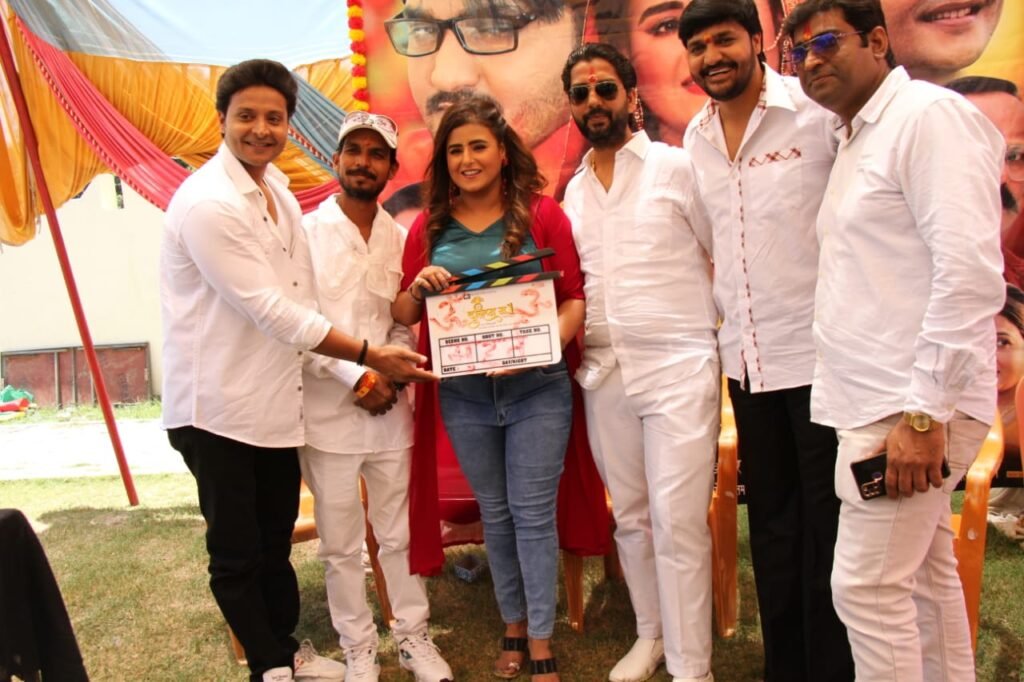 आकांक्षा अवस्थी बनी “दुल्हिन नं. 1”, भव्य मुहूर्त के साथ शूटिंग शुरू 17 आकांक्षा अवस्थी बनी “दुल्हिन नं. 1”, भव्य मुहूर्त के साथ शूटिंग शुरू