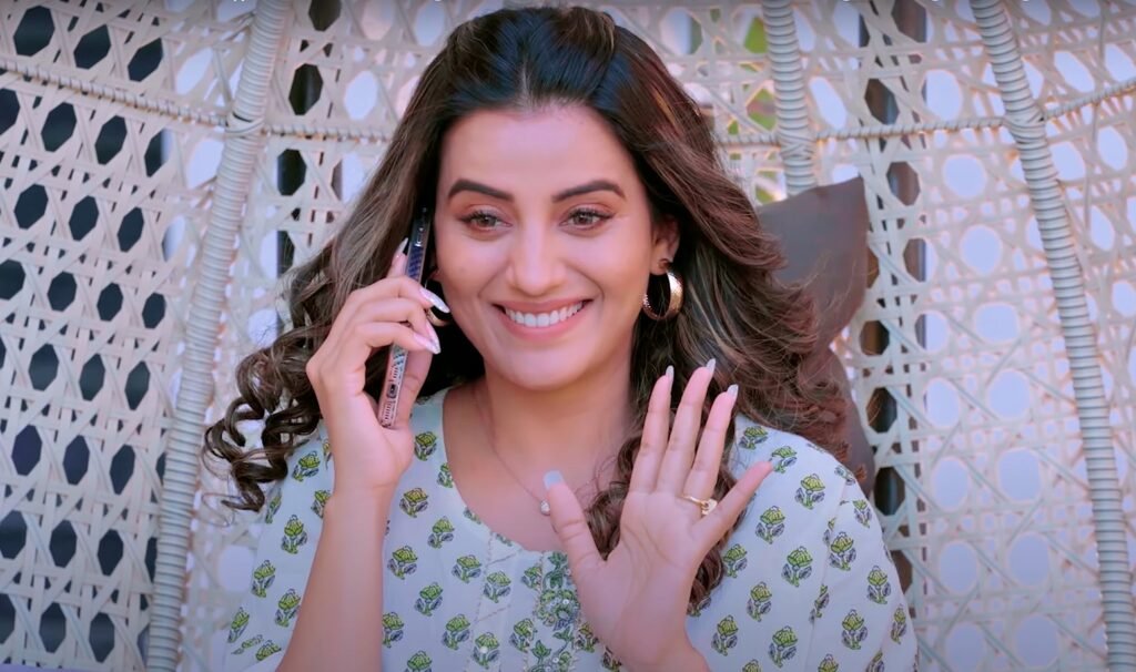Bhojpuri Actress Akshara Singh: भोजपुरी के बाद अब का मगही धमाल 'लड़का के ड्रेस', सुन कर आप भी रह जाएंगे दंग 2 Bhojpuri Actress Akshara Singh