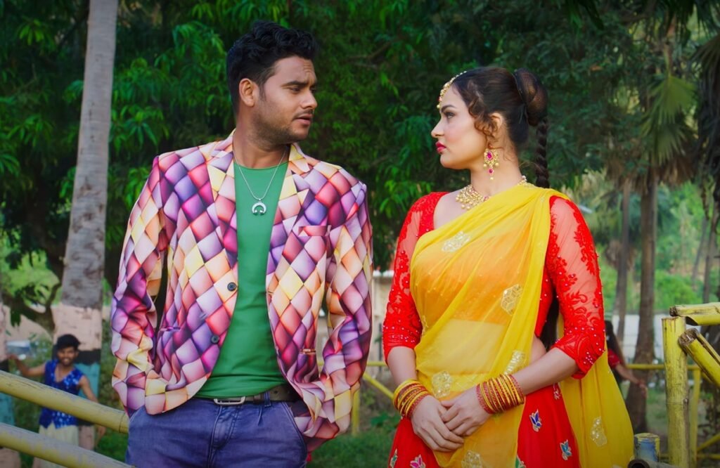 भोजपुरी सिंगर काकू बलमुआ का गाना 'मंगिया में सेनूर'रिलीज, फैंस दे रहे प्यार 3 4 14