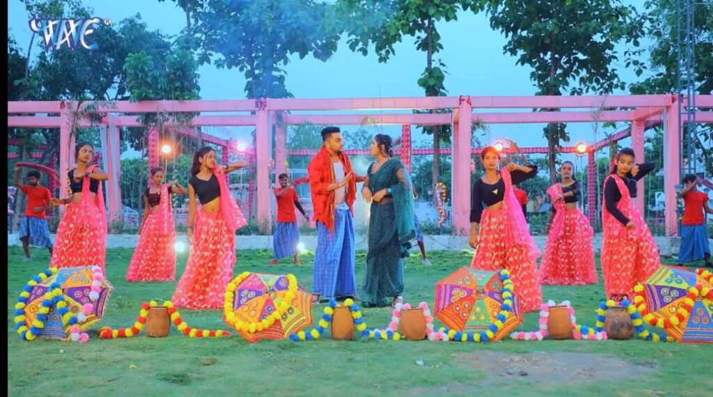 गुंजन सिंह का गाना "ताड़ी खनावा में सजनवा" ने रिलीज के साथ मचाया धमाल 4 गुंजन सिंह का गाना "ताड़ी खनावा में सजनवा" ने रिलीज के साथ मचाया धमाल