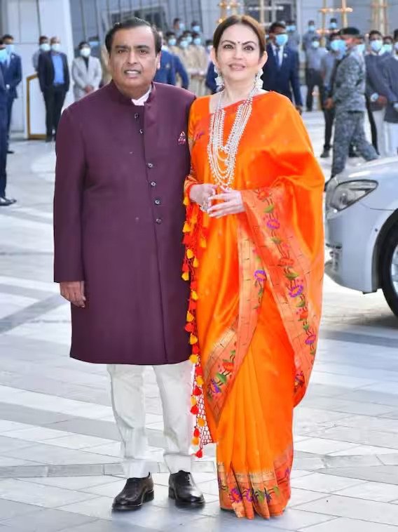 मुकेश अंबानी और नीता अंबानी के पास बोइंग, फाल्कन 900EX और एयरबस A319 जेट्स हैं, फाइव स्टार होटल से ज्यादा आलीशान.. 6 Nita Ambani