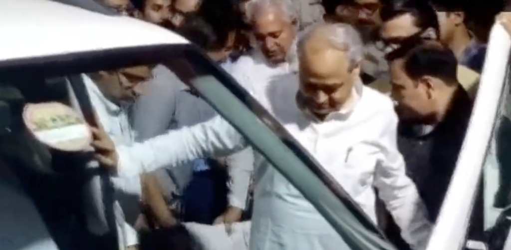 Chief Minister Ashok Gehlot Injured : बाएं पैर के अंगूठे में हेयरलाइन फ्रैक्चर, दाएं पैर के अंगूठे का नाखून निकला 2 Screenshot 2023 06 29 at 10.10.05 PM