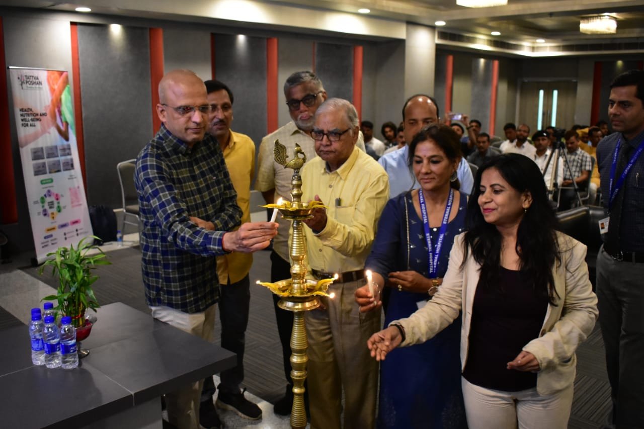 पूरण राव स्मृति सम्मान समारोह में कर्मठ मीडियाकर्मियों को "इंडियन मीडिया वारियर्स अवार्ड" से सम्मानित किया गया