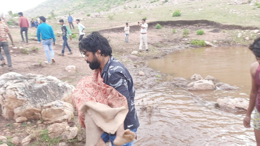 कुंभलगढ़ में जोरदार बारिश के बाद बिगड़े हालात, नाड़ी में नहाने गए भाई बहन की डूबने से मौत 15 WhatsApp Image 2023 06 19 at 18.17.10