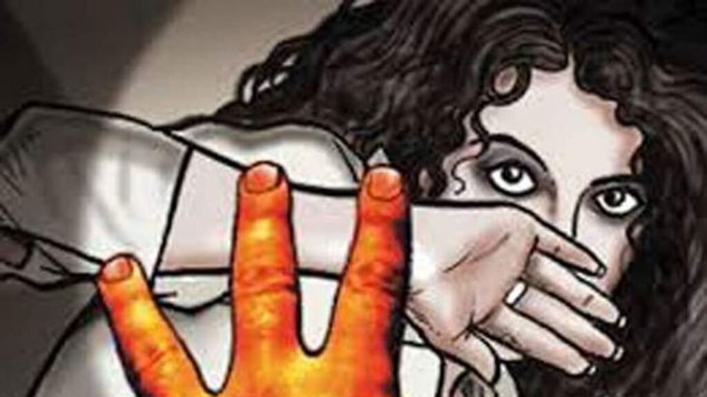 शर्मनाक ! झाड़ू पोछा करने वाली महिला के साथ पुलिस वाला करता था दुष्कर्म 15 rape 4 1627204829