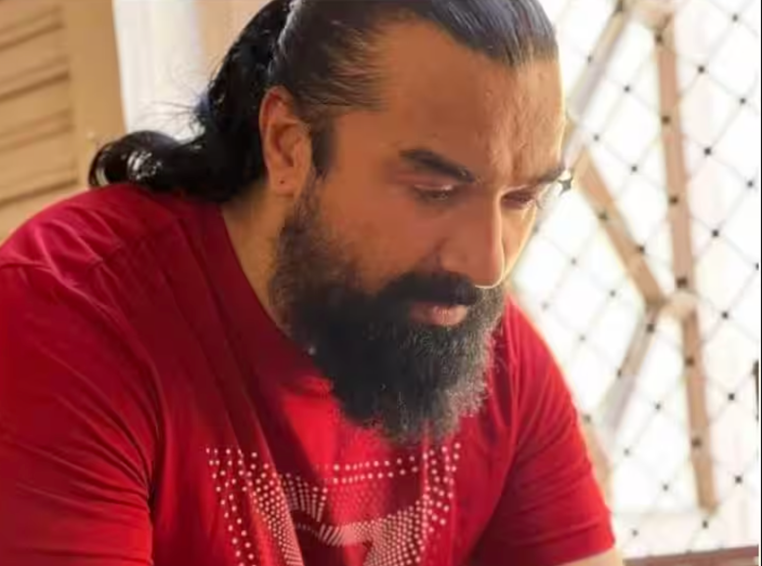 एजाज खान