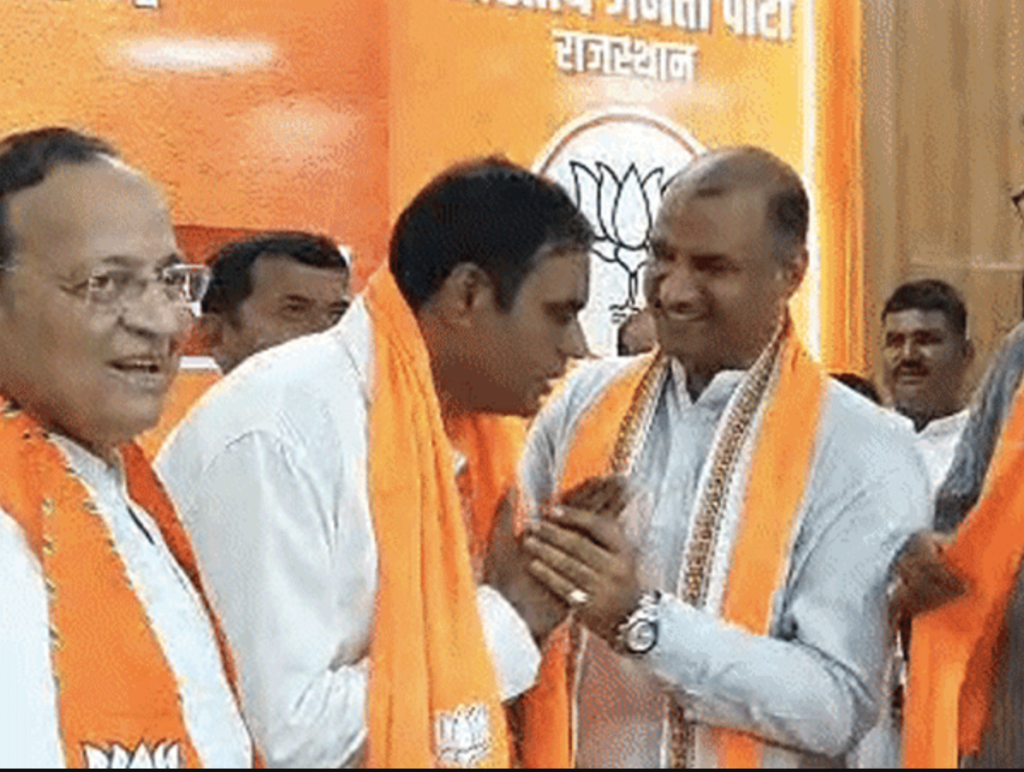 कांग्रेस समेत कई पार्टी के नेताओं ने BJP जॉइन की: 17 पूर्व विधायक और रिटायर्ड IAS-IPS ने पार्टी जॉइन की, कुछ की घर वापसी भी हुई 2 Screenshot 2023 07 22 at 3.37.06 PM