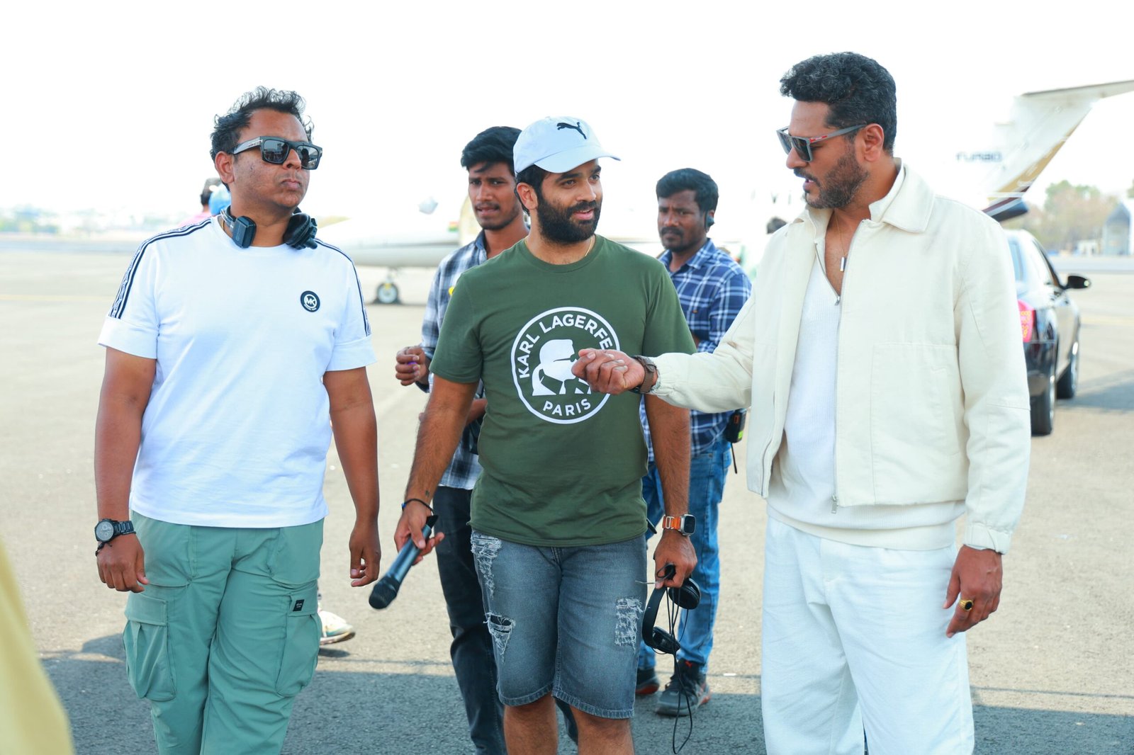 भारतीय सिनेमा के दिग्गज काजोल और प्रभुदेवा 27 साल बाद तेलुगु फिल्म निर्माता चरण तेज उप्पलपति की हिंदी निर्देशन में एक हाई-बजट एक्शन थ्रिलर में आयेंगे साथ