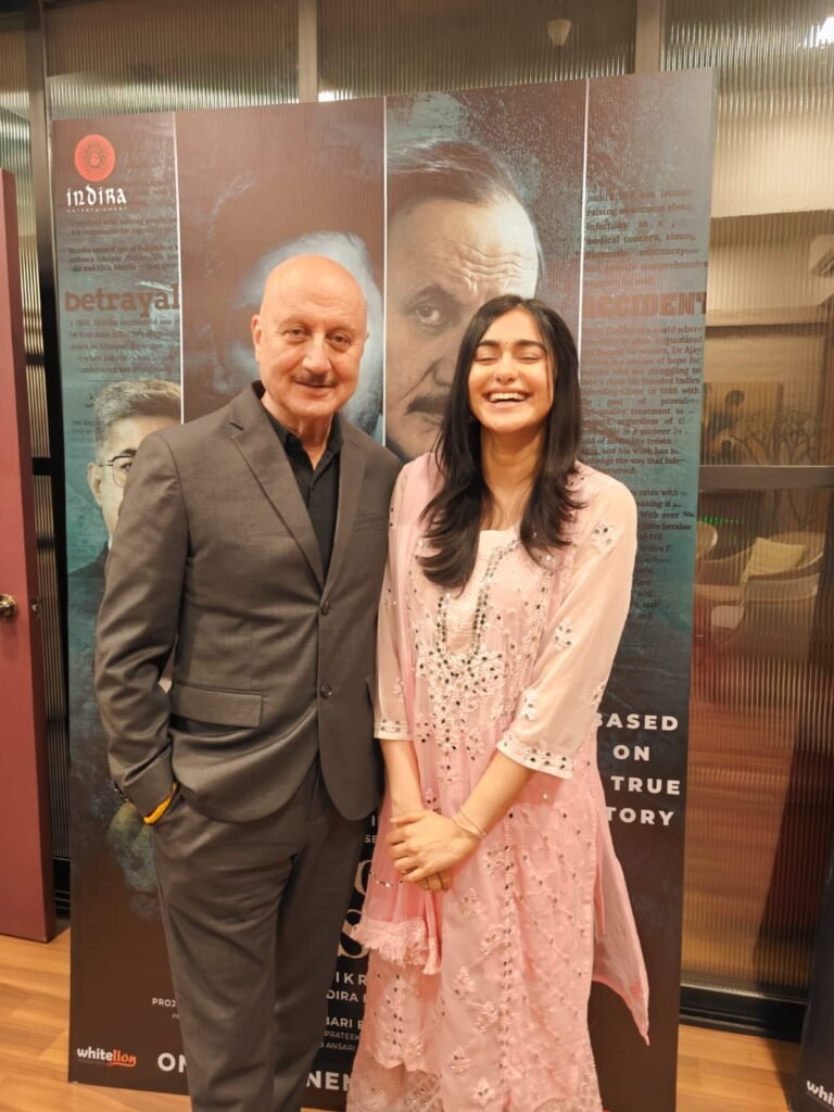 अनुपम खेर भी हुए अदा शर्मा के फैन! बोले - 'ये लड़की तो छा गई'! 'तुमको मेरी कसम' का सच! 15 अदा शर्मा