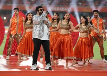 एस.एस. थमन ने IPL 2025 के हैदराबाद उद्घाटन समारोह में एक अविस्मरणीय संगीतमय प्रस्तुति दी