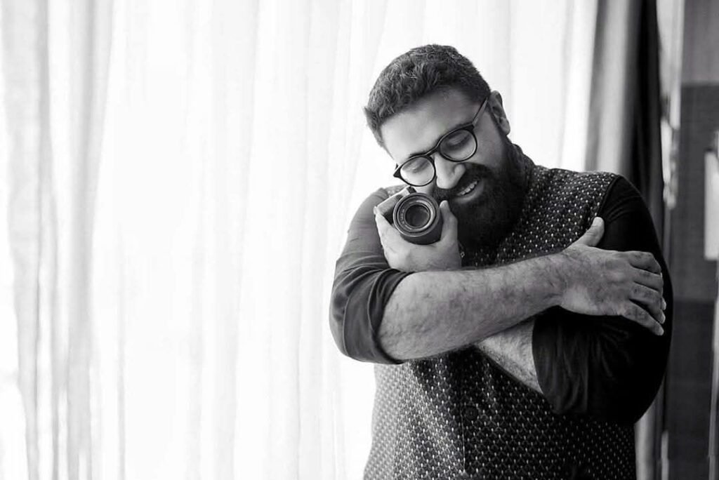 Lakshya Chawla: डिग्री एक तरफ, कैमरा दूसरी तरफ! इस MBA टॉपर ने बनाया अपना अलग रास्ता! 16 fb img 17430001392307313445146678403535