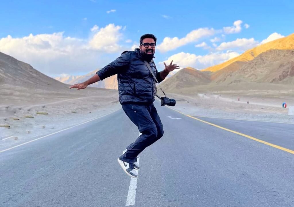 Lakshya Chawla: डिग्री एक तरफ, कैमरा दूसरी तरफ! इस MBA टॉपर ने बनाया अपना अलग रास्ता! 15 img 20250329 1238488670138710511051967